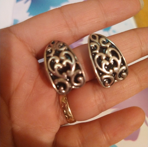 Earrings - Picture 2 of 3
